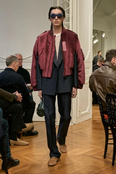 Look 14